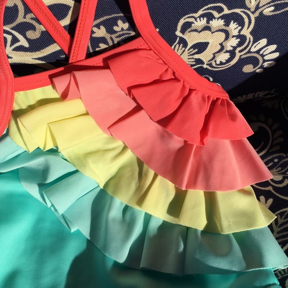 Gymboree Ruffle swimsuit - Picture 5 of 5